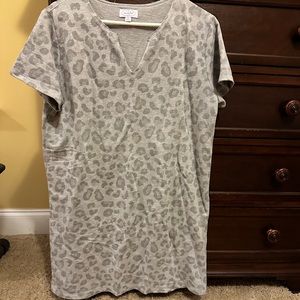 Mud Pie animal print top!
